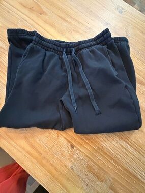 Fabletics women’s Black Jogger Sweatpants with Drawstring